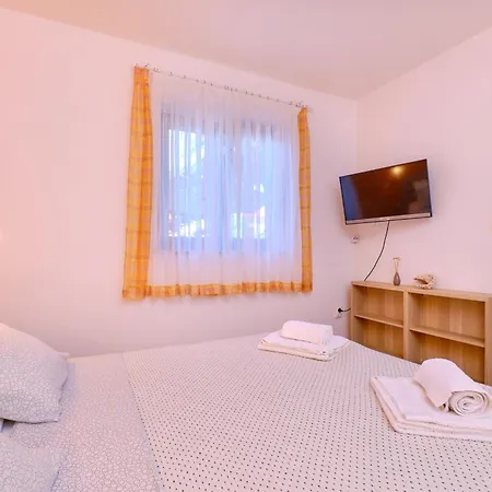 Argo Apartmani Mali Losinj Exterior photo